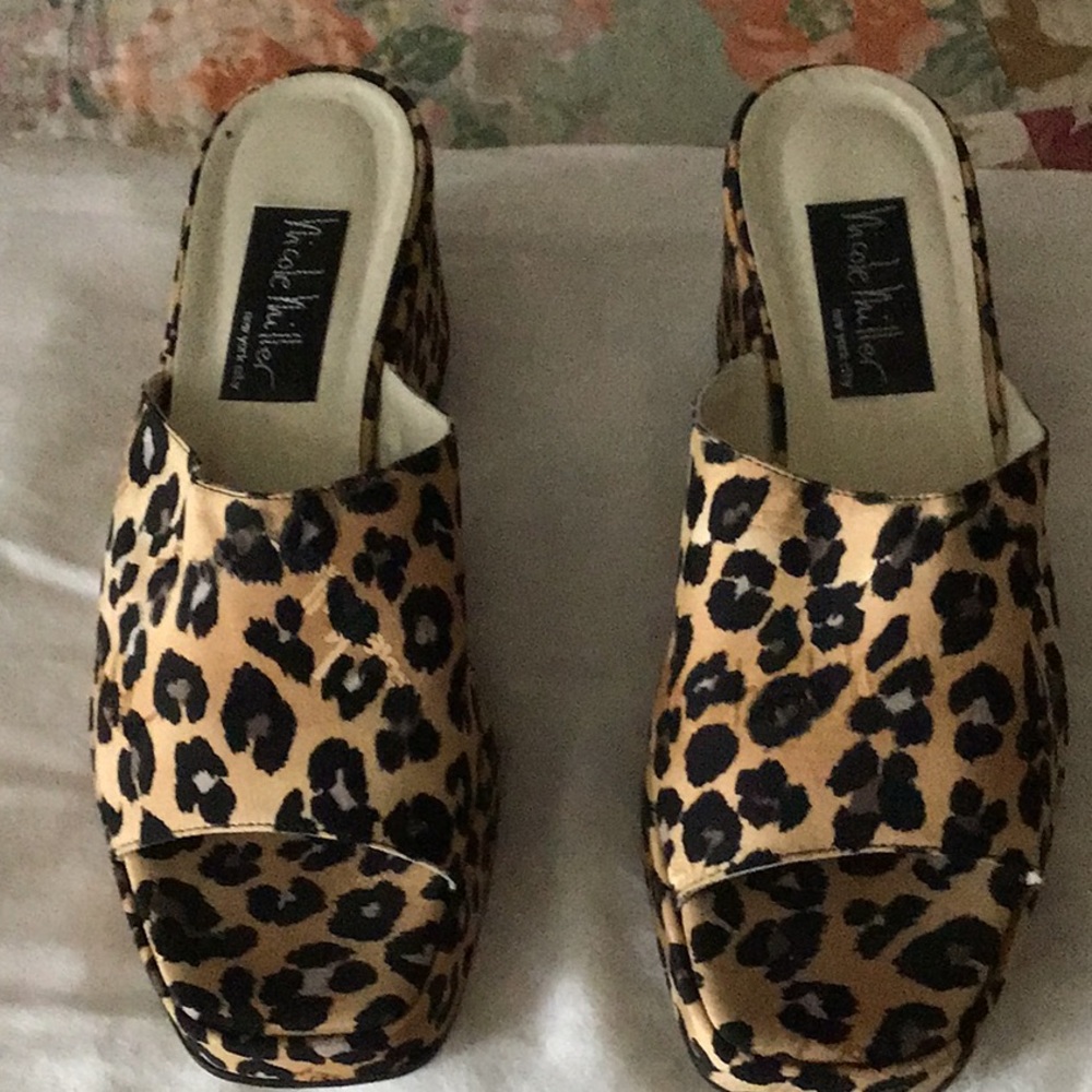 Slide sandals